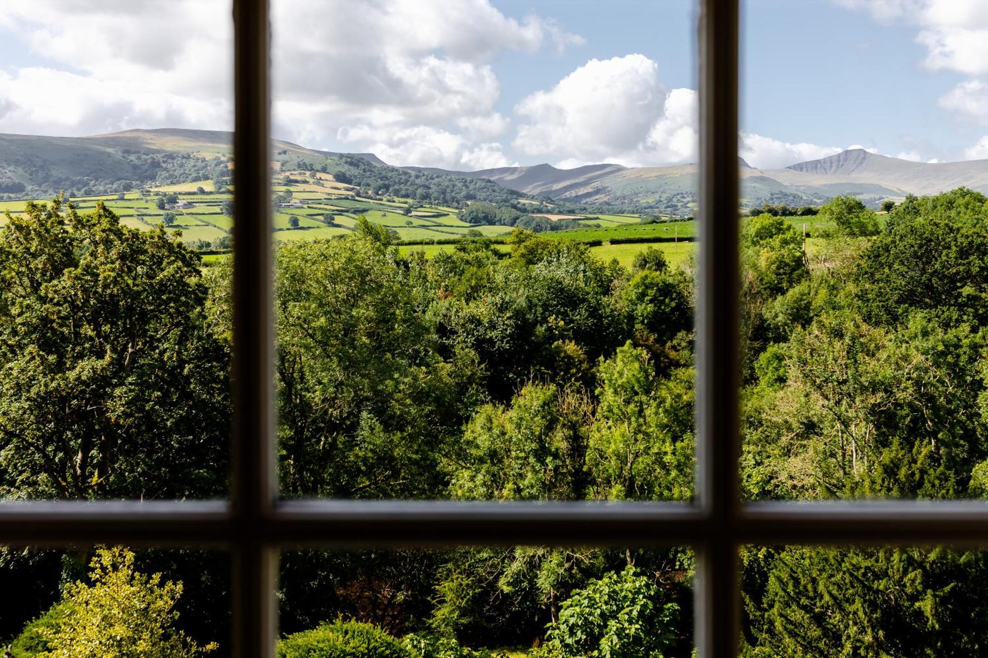 Peterstone Court Country House Restaurant & Spa Vendégház Brecon Kültér fotó